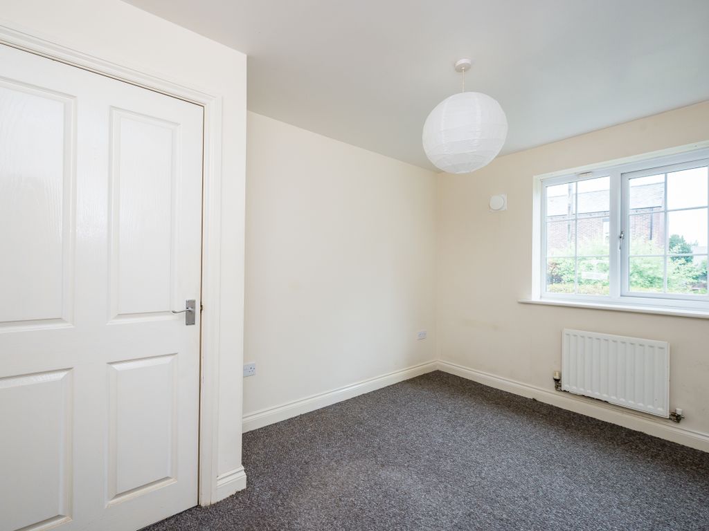 2 bed flat for sale in Wigan Lower Road, Standish Lower Ground, Wigan WN6, £125,000