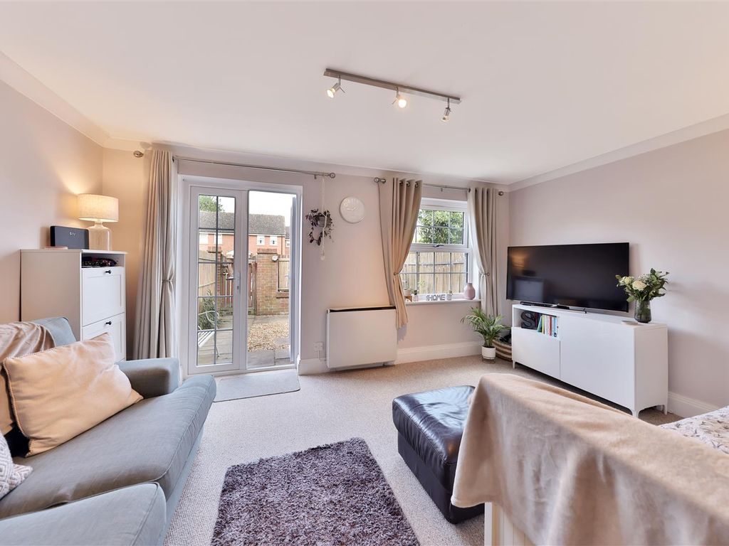 1 bed flat for sale in Acaster Lane, Bishopthorpe, York YO23, £185,000