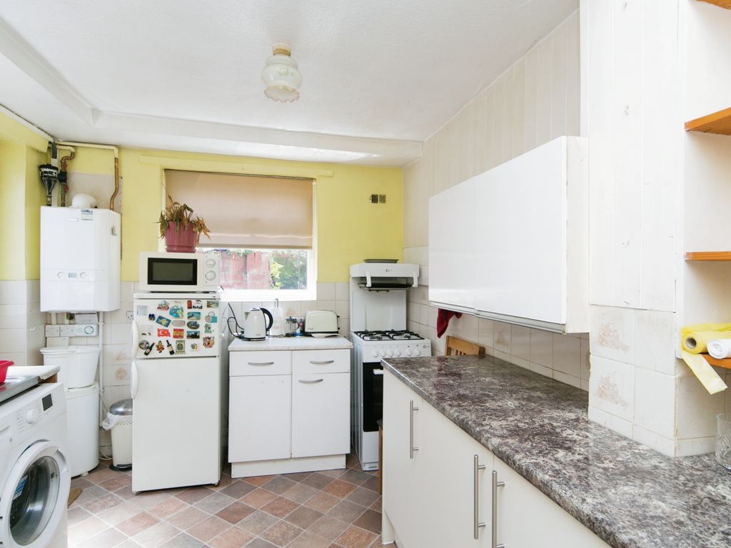 2 bed end terrace house for sale in Dean Road, Wrecsam, Dean Road, Wrexham LL13, £110,000