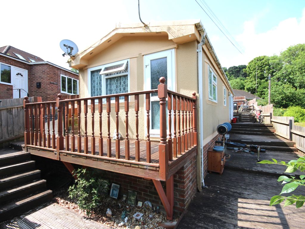 2 bed mobile/park home for sale in Wheatplot Park Homes, Bournemouth BH10, £50,000