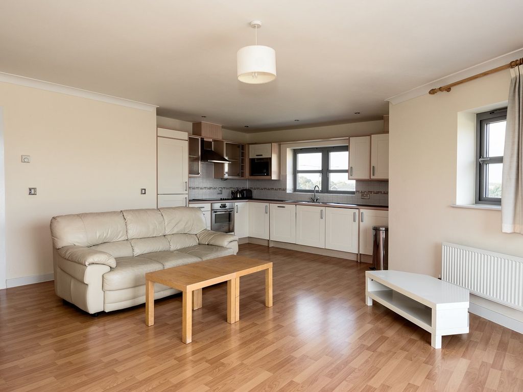 2 bed flat for sale in Rotary Way, Colchester CO3, £225,000