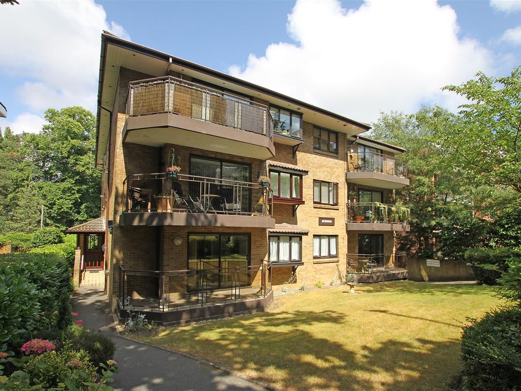 2 bed flat for sale in Surrey Road, Poole BH12, £220,000