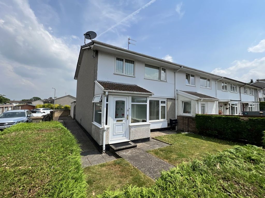 3 bed end terrace house for sale in Dan-Y-Bryn, Gilwern, Abergavenny NP7, £225,000