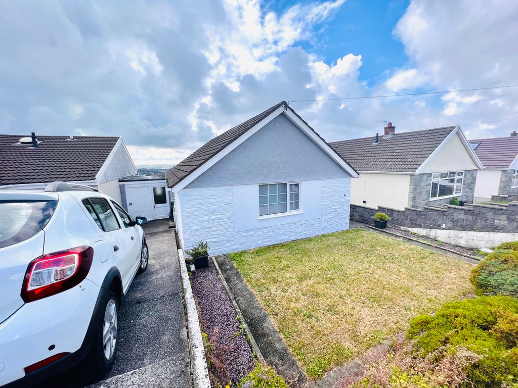 2 bed bungalow for sale in Oaklands, Llanelli SA14, £240,000