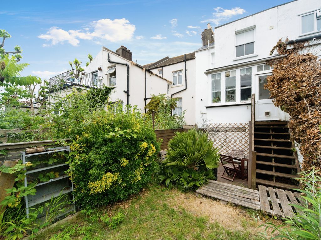 1 bed flat for sale in Springfield Road, Brighton, East Sussex BN1, £270,000