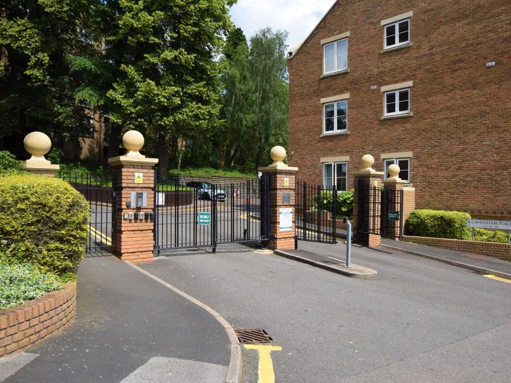 2 bed flat for sale in Caversham Place, Sutton Coldfield B73, £275,000