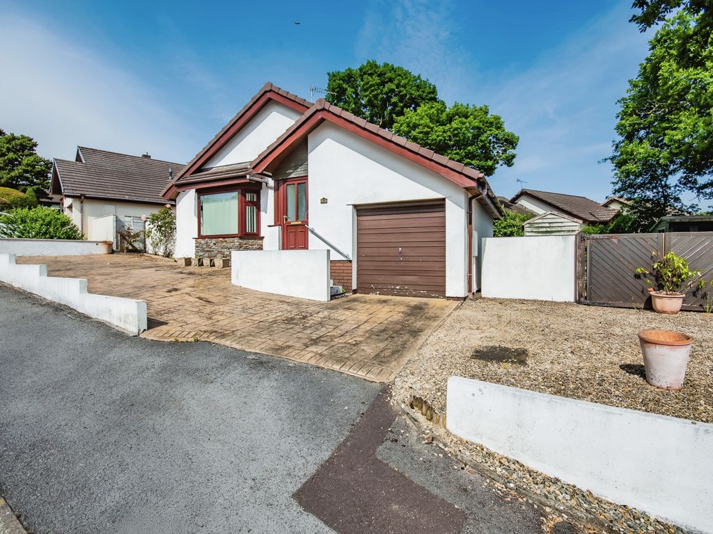 2 bed bungalow for sale in Incline Way, Saundersfoot, Pembrokeshire SA69, £325,000