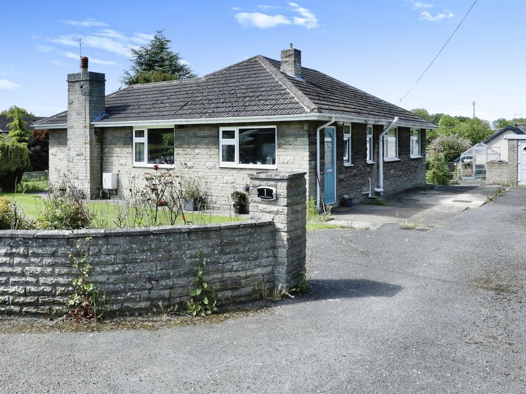 3 bed detached bungalow for sale in Walseker Lane, Harthill, Sheffield S26, £300,000