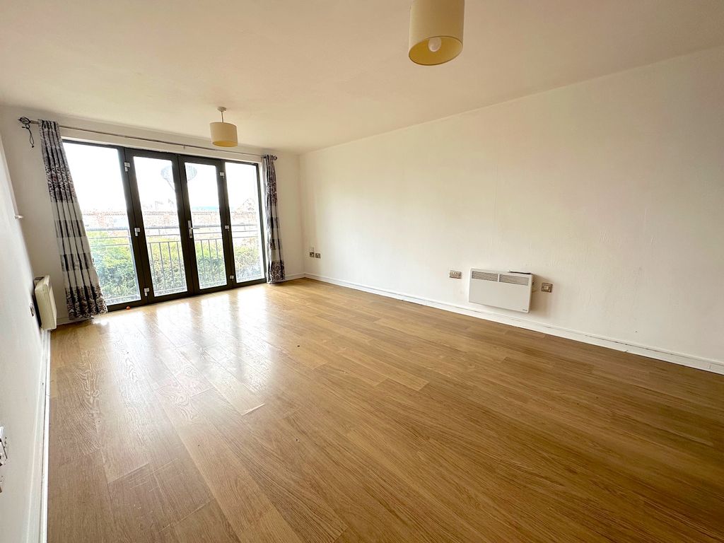 2 bed flat for sale in Albion Street, Wolverhampton City Centre, Wolverhampton WV1, £125,000