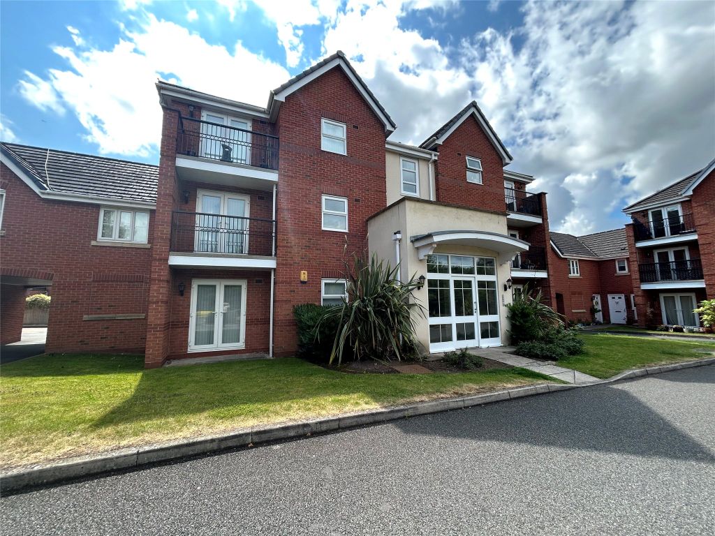 2 bed flat for sale in Millfield, Neston, Cheshire CH64, £135,000