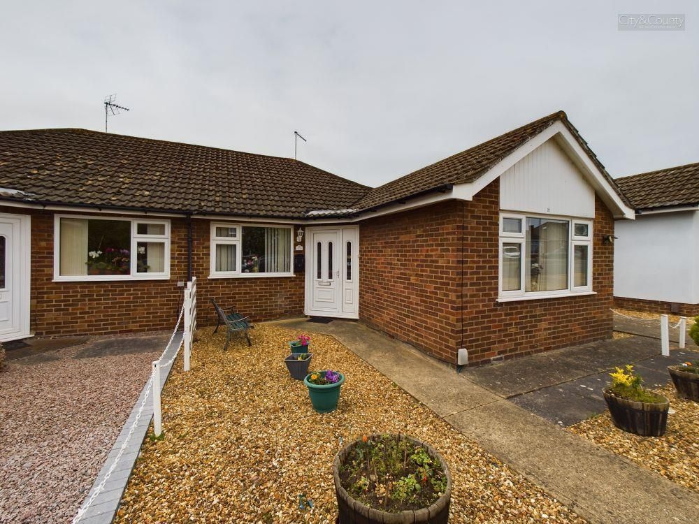 3 bed semi-detached bungalow for sale in Cissbury Ring, Peterborough PE4, £230,000