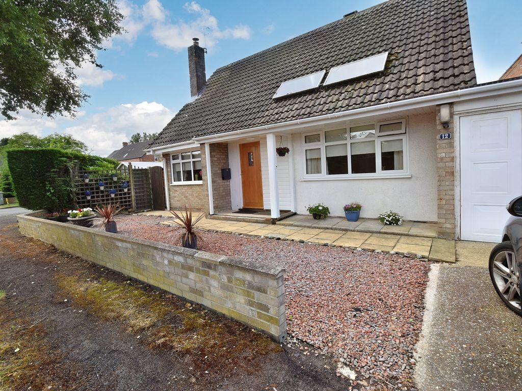 2 bed bungalow for sale in Claremont Road, Burgh Le Marsh PE24, £249,950