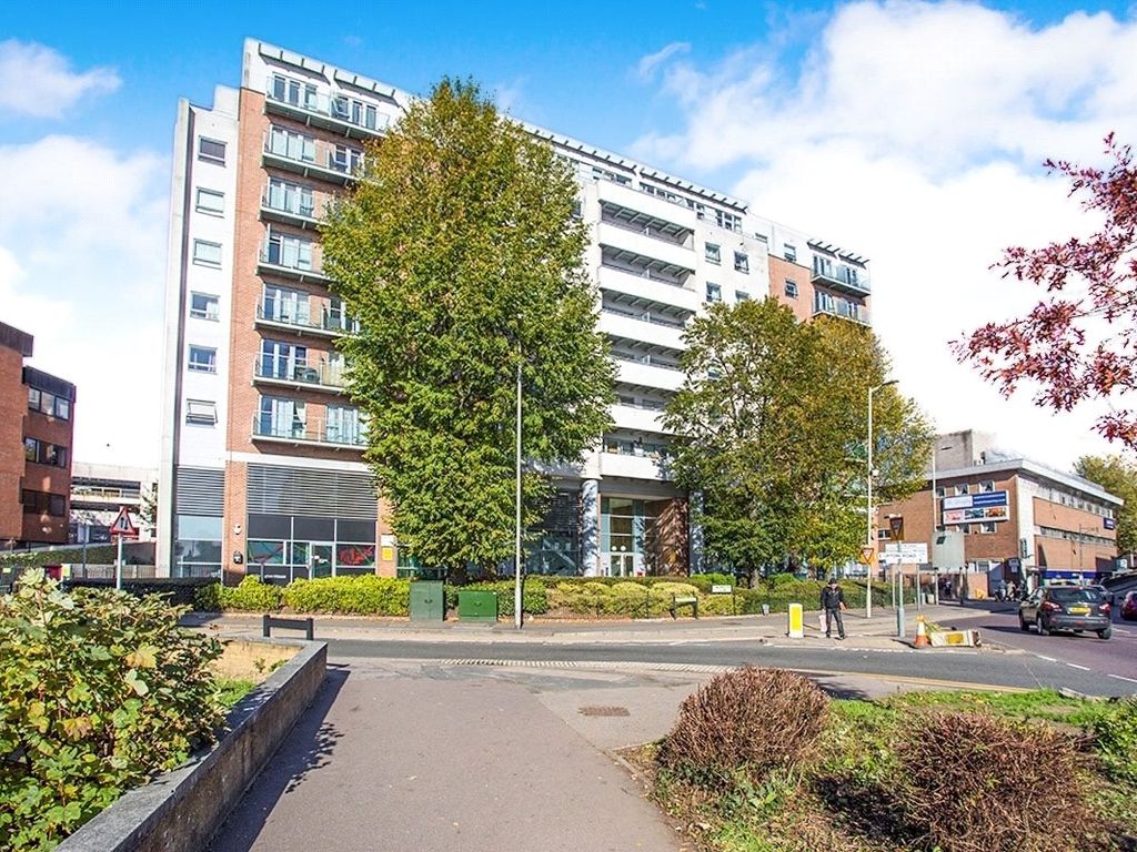 1 bed flat for sale in Wilmington Close, Watford, Hertfordshire WD18, £240,000