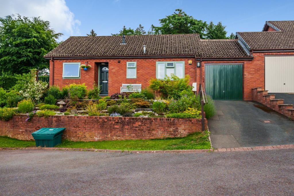 2 bed detached bungalow for sale in Llandrindod Wells, Powys LD1, £210,000