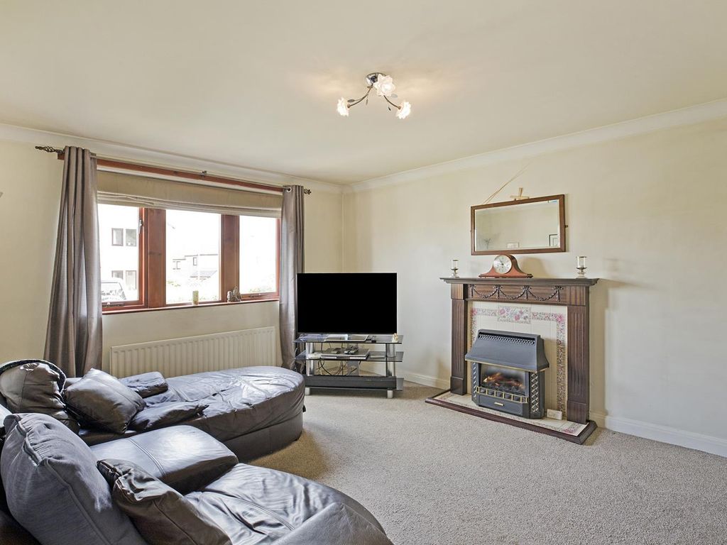 1 bed flat for sale in Broadfield Way, Addingham, Ilkley LS29, £145,950