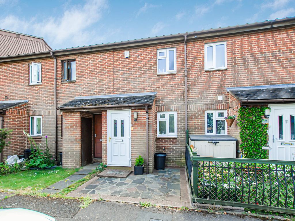 1 bed terraced house for sale in Newcourt, Cowley, Uxbridge UB8, £275,000