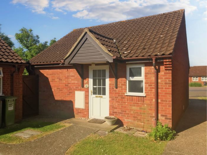 1 bed detached bungalow for sale in Fayregreen, Fakenham NR21, £130,000