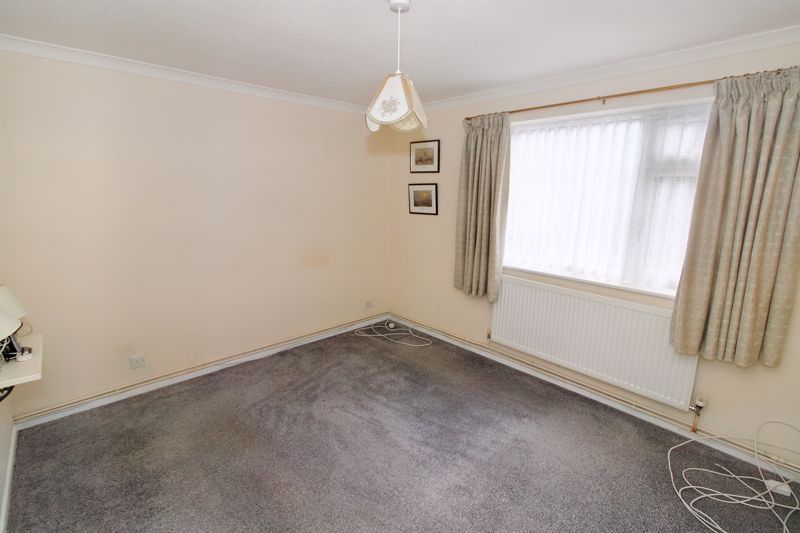 1 bed flat for sale in Oakengrove Road, Hazlemere, High Wycombe HP15, £210,000