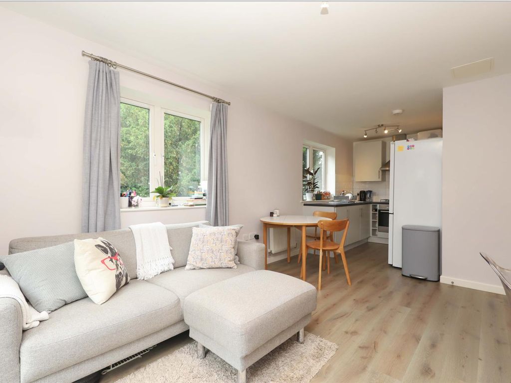 1 bed flat for sale in Harefield Road, Uxbridge UB8, £104,000