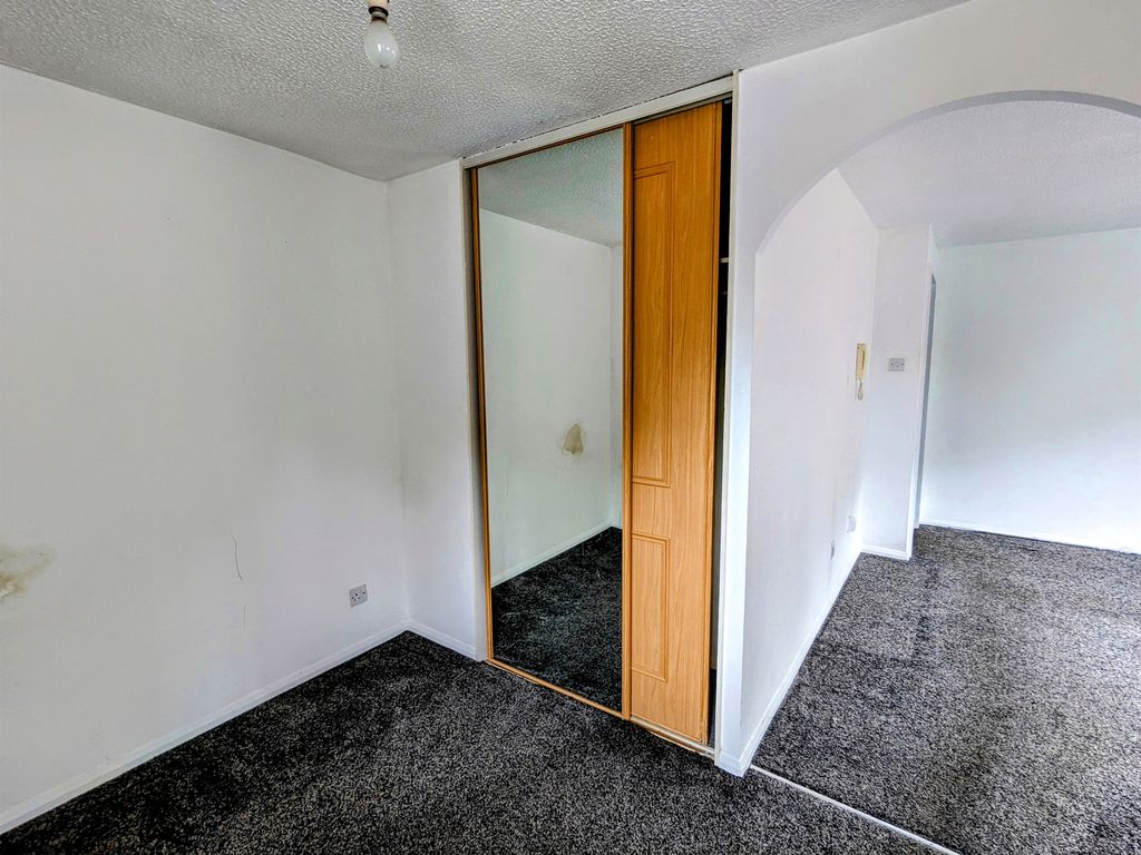1 bed flat for sale in Cranbrook, Woburn Sands, Milton Keynes MK17, £122,000