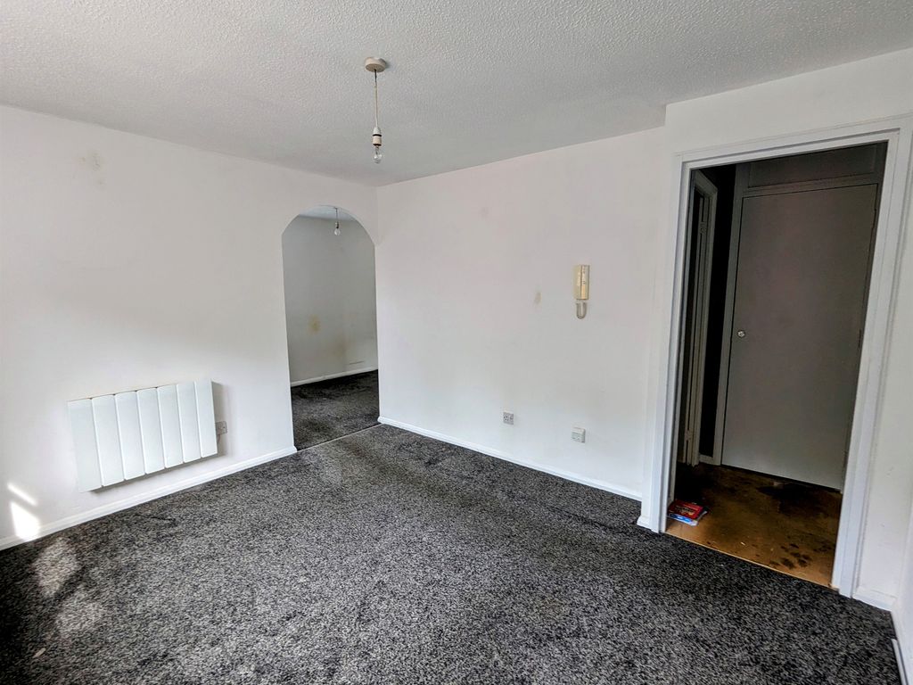 1 bed flat for sale in Cranbrook, Woburn Sands, Milton Keynes MK17, £122,000