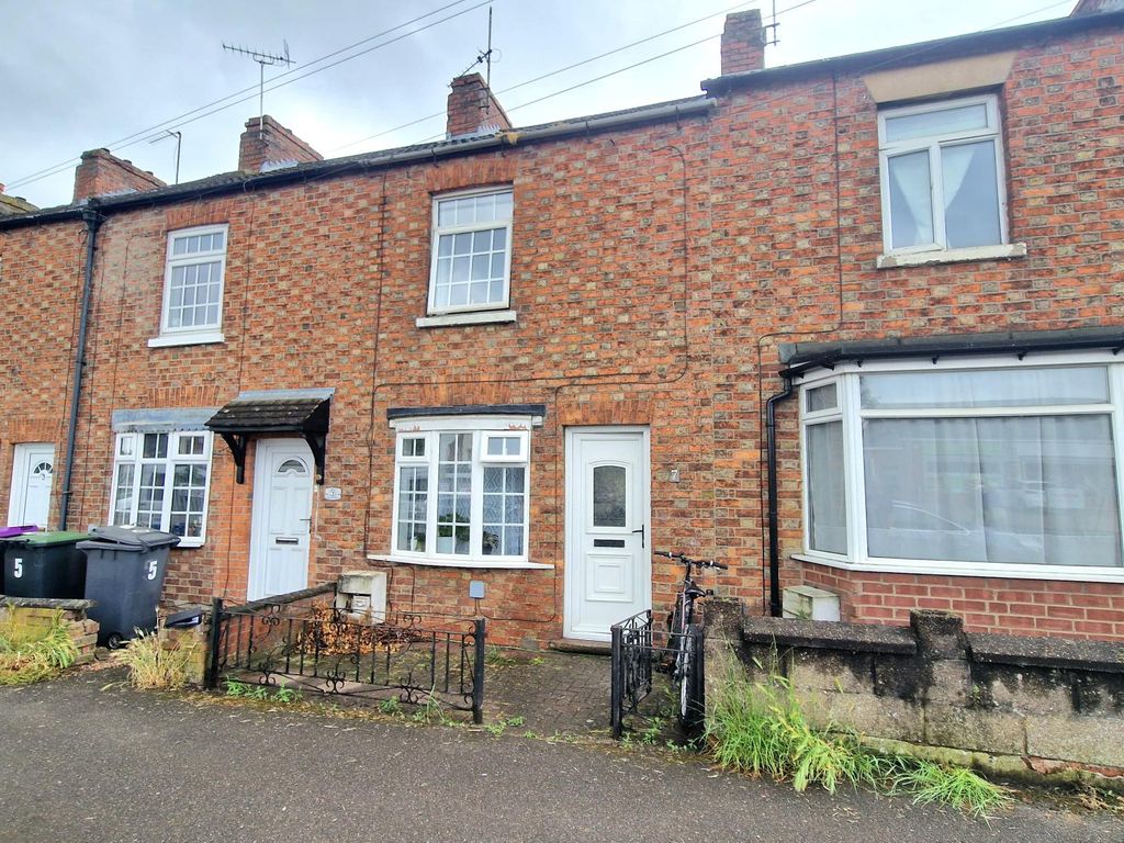 2 bed terraced house for sale in Grantham Road, Sleaford NG34, £135,000