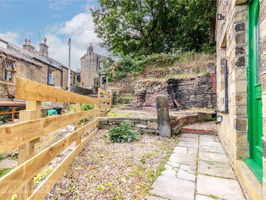 2 bed end terrace house for sale in Wood End Road, Armitage Bridge, Huddersfield HD4, £180,000