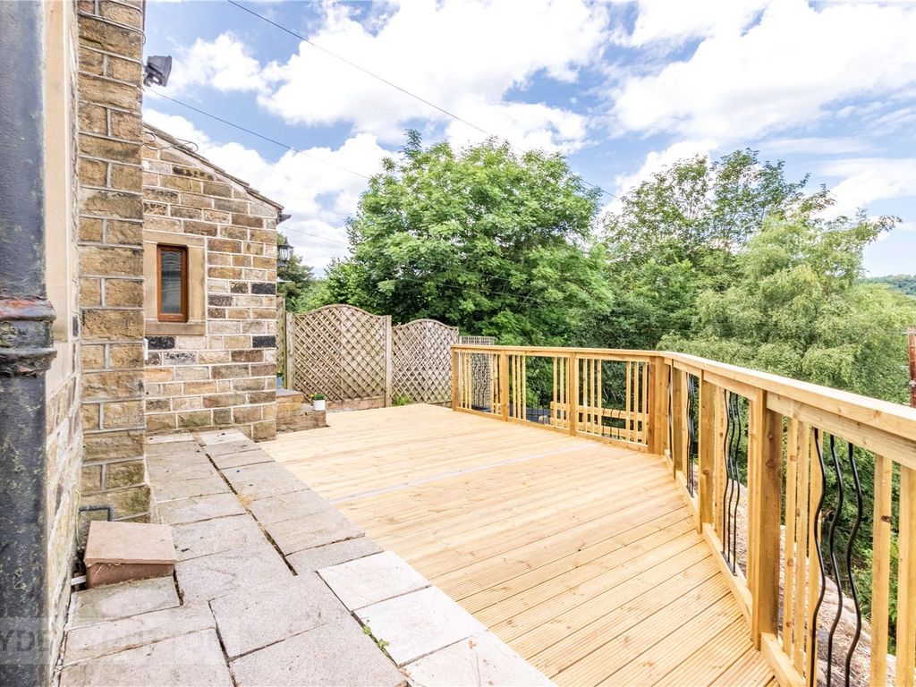2 bed end terrace house for sale in Wood End Road, Armitage Bridge, Huddersfield HD4, £180,000