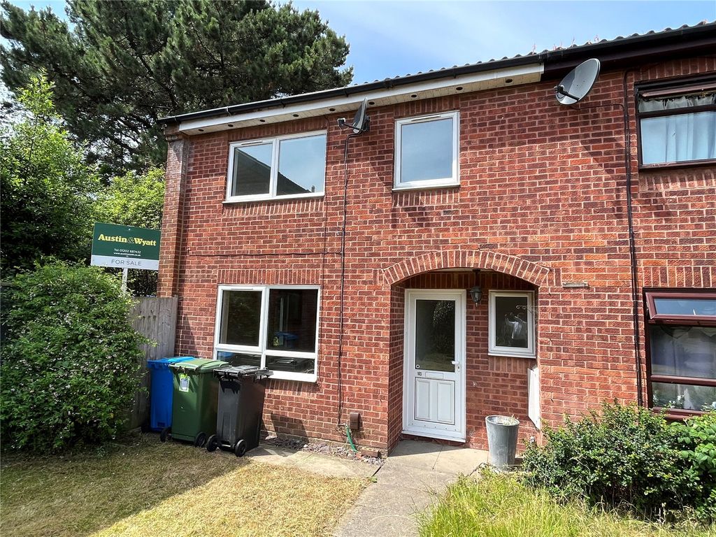 3 bed end terrace house for sale in Thorncombe Close, Canford Heath, Poole, Dorset BH17, £275,000