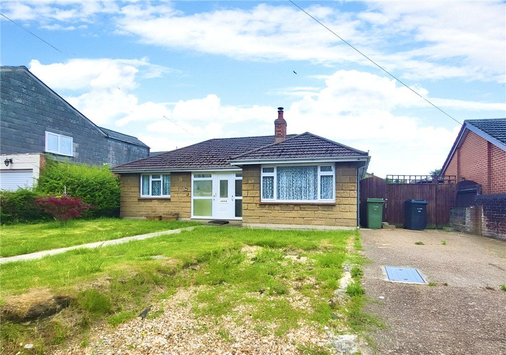 2 bed bungalow for sale in Victoria Road, Newport, Isle Of Wight PO30, £275,000