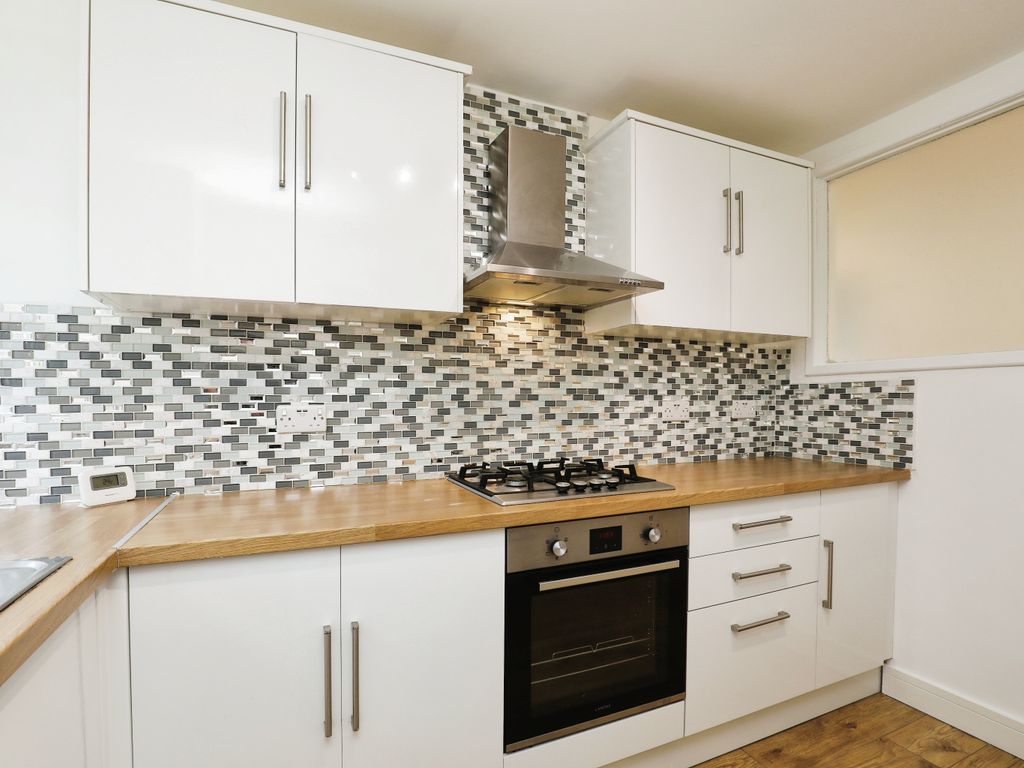 2 bed flat for sale in Woolaston Avenue, Cardiff CF23, £190,000