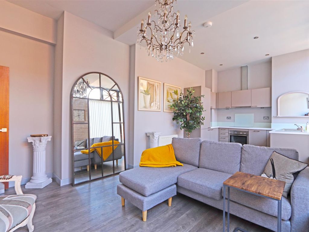 2 bed flat for sale in The Drapery, Royal Mews, Southend On Sea SS1, £220,000