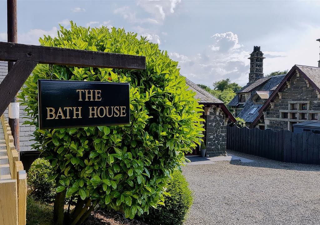 2 bed property for sale in The Bath House, Gowanbank Estate, Avonbridge FK1, £325,000