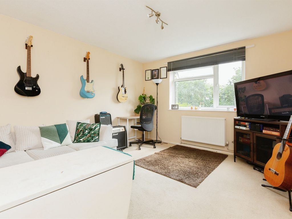 1 bed flat for sale in Williams Close, Hanslope, Milton Keynes MK19, £140,000