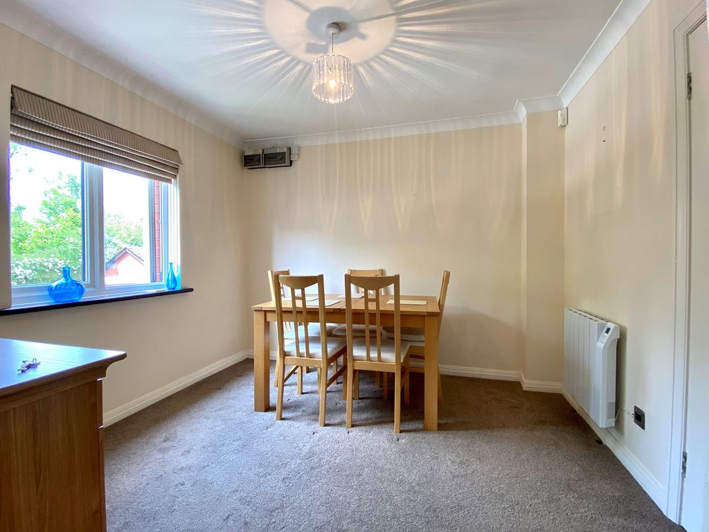 3 bed maisonette for sale in Uskvale Mews, Caerleon, Newport NP18, £225,000