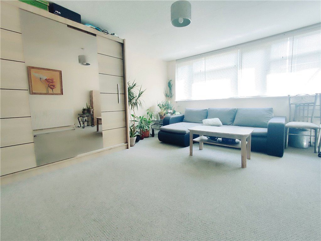 1 bed flat for sale in King Edward Avenue, Worthing, West Sussex BN14, £160,000