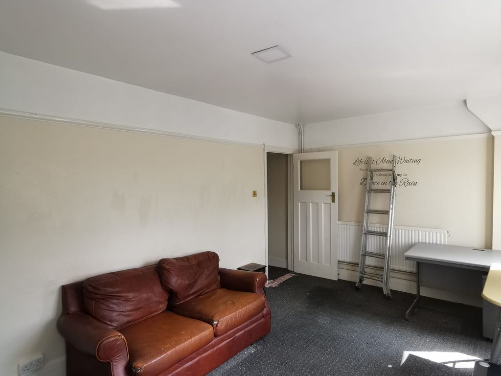 1 bed flat for sale in Ryefield Crescent, Joel Street HA6, £240,000