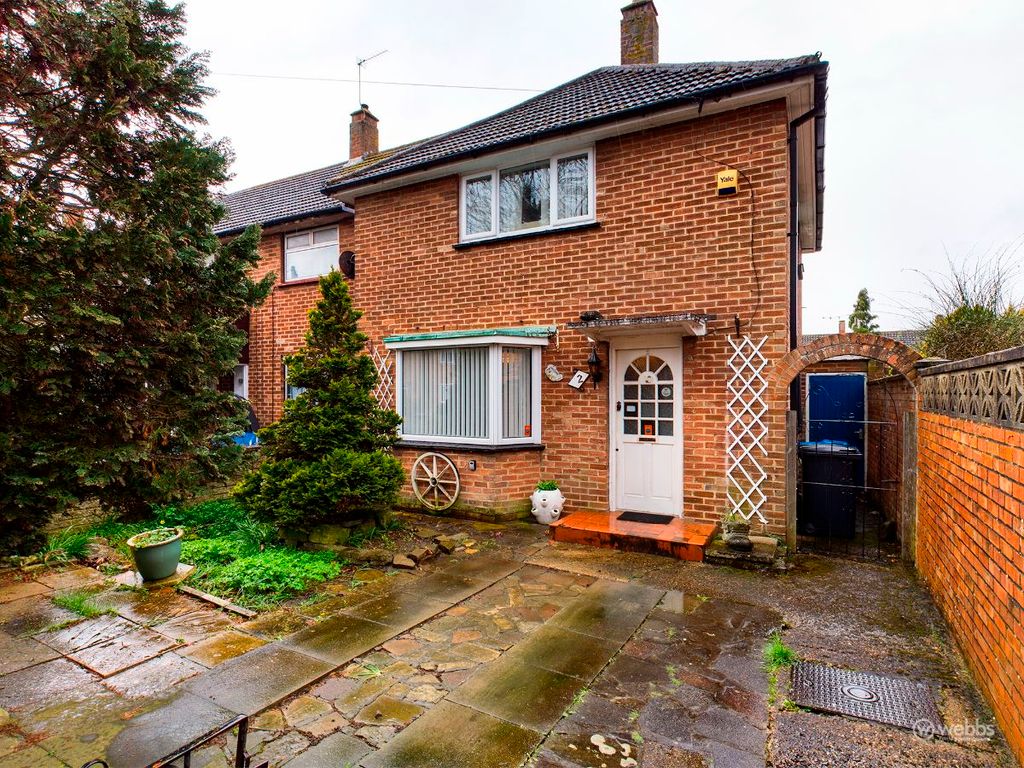2 bed end terrace house for sale in Warbank Close, New Addington, Croydon CR0, £334,950