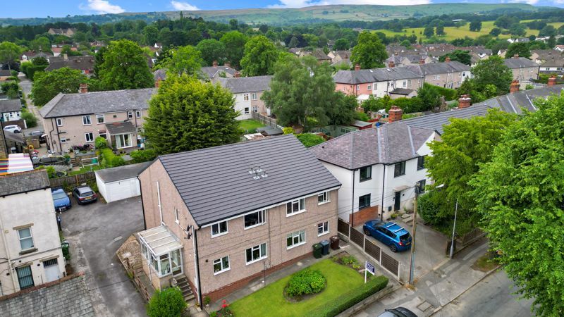 2 bed flat for sale in Aireville Terrace, Burley In Wharfedale, Ilkley LS29, £180,000