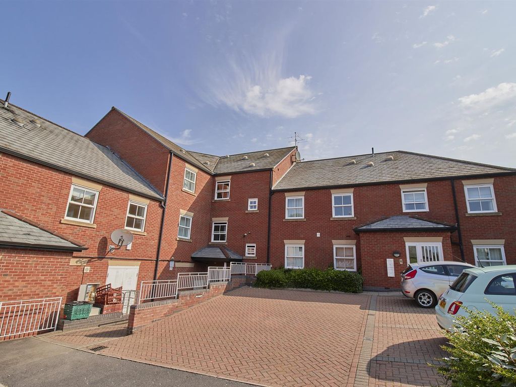 1 bed flat for sale in Underwood Court, Glenfield, Leicester LE3, £115,000