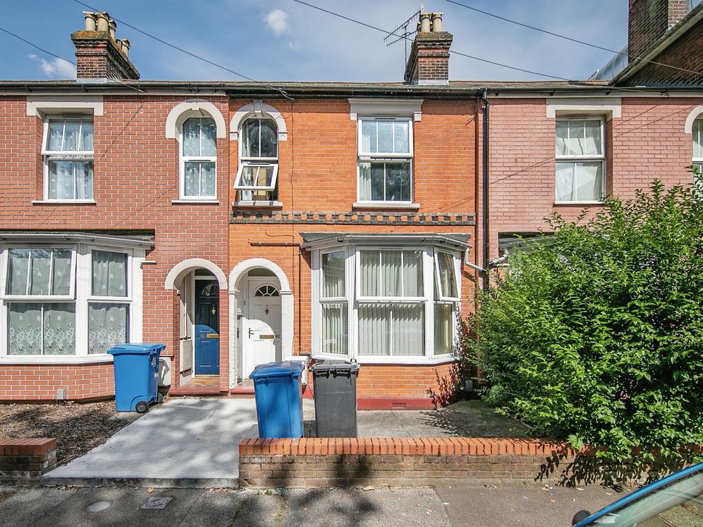 3 bed terraced house for sale in Alderman Road, Ipswich IP1, £205,000