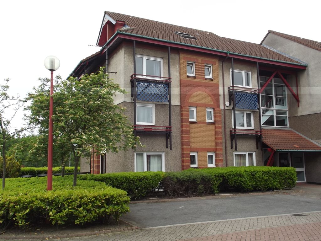 2 bed flat for sale in Newhall Green, Middleton LS10, £80,000