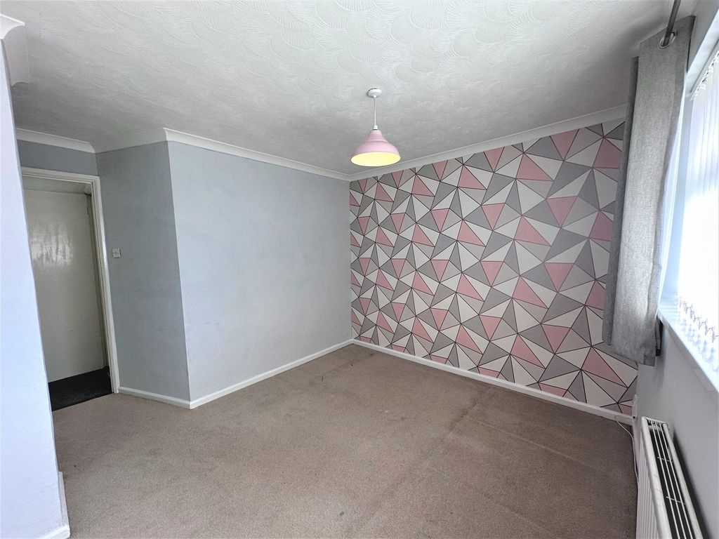 3 bed terraced house for sale in Ball Road, Llanrumney, Cardiff. CF3, £195,000