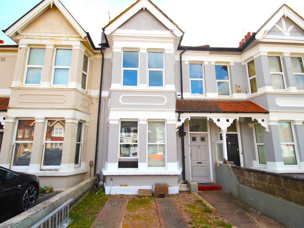 2 bed flat for sale in Navarino Road, Worthing BN11, £260,000