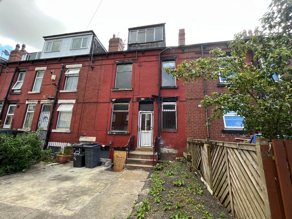 2 bed terraced house for sale in Westbourne Avenue, Holbeck, Leeds LS11, £65,000