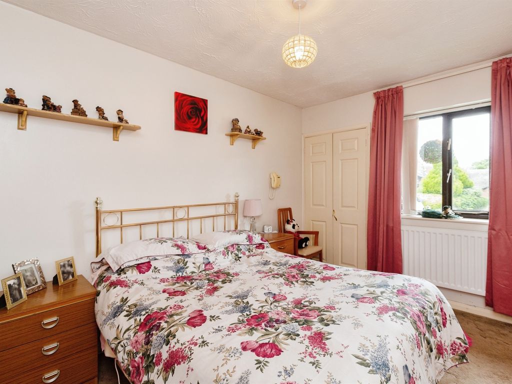 1 bed terraced bungalow for sale in Bekonscot Court, Giffard Park, Milton Keynes MK14, £175,000