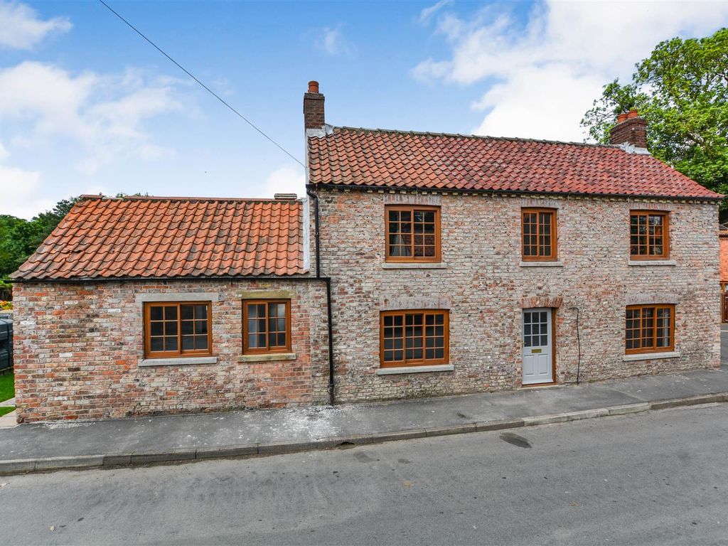 3 bed cottage for sale in High Street, Garthorpe, Scunthorpe DN17, £150,000