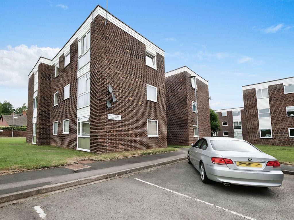 1 bed flat for sale in Crest Court, Hereford HR4, £110,000