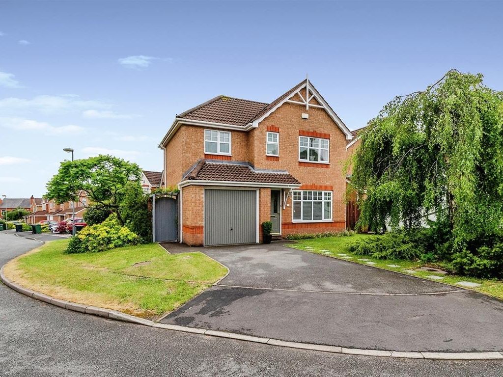 3 bed detached house for sale in Carnegie Drive, Wednesbury WS10, £300,000
