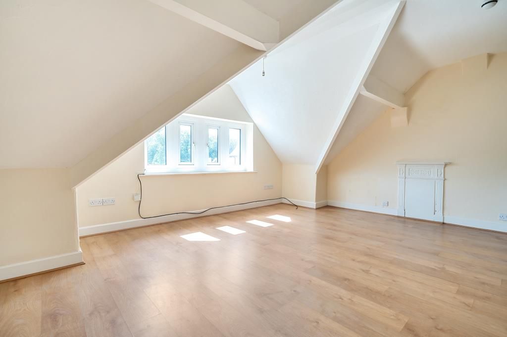 1 bed flat for sale in Temple Street, Llandrindod Wells LD1, £60,000
